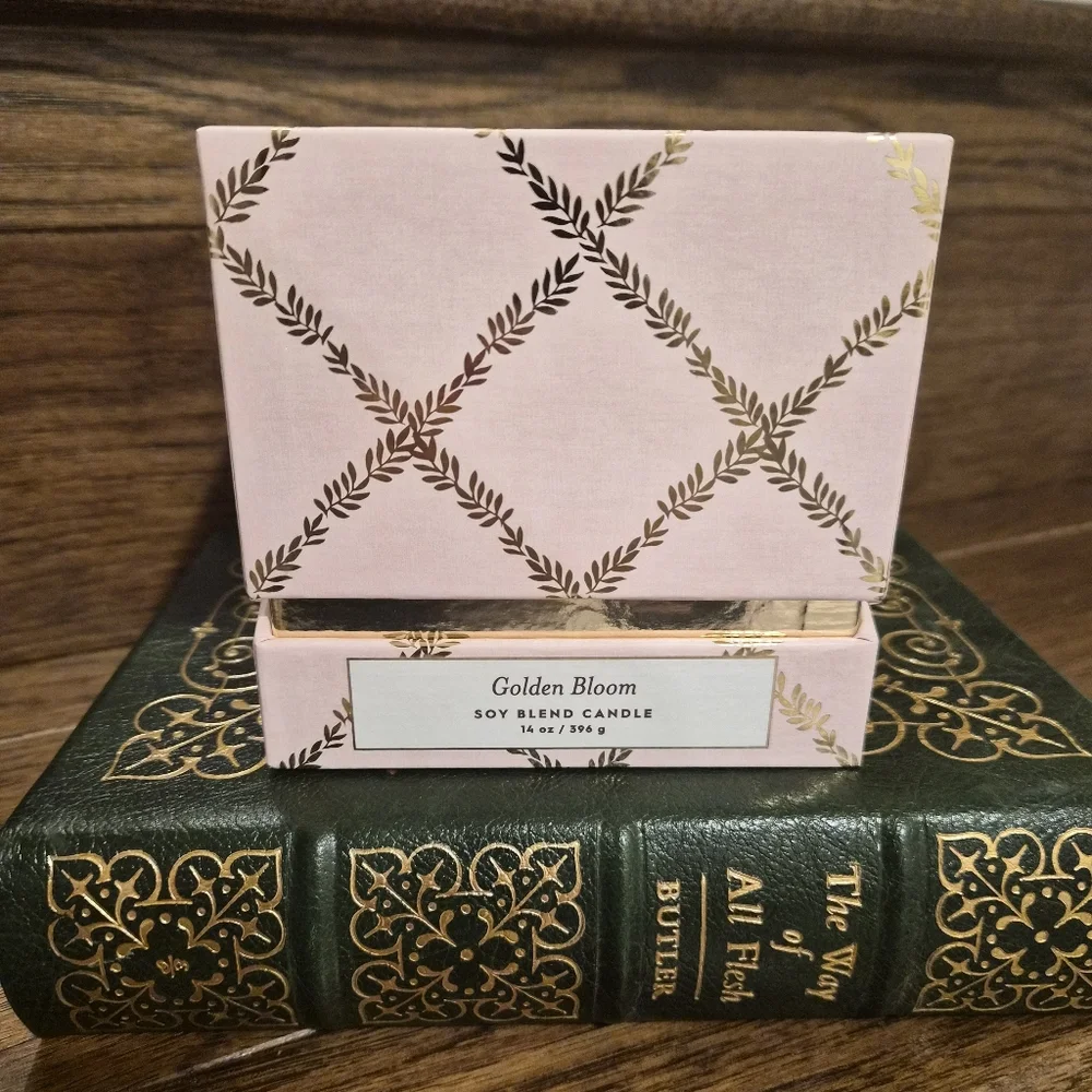 Laura Ashley Scented Candle NWT - Picture 2 of 5